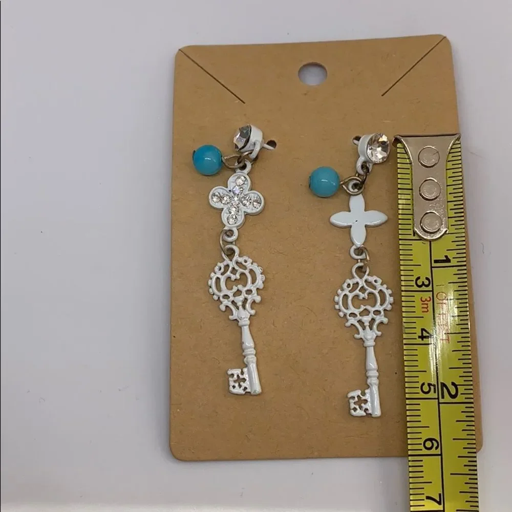 Fashion post earrings